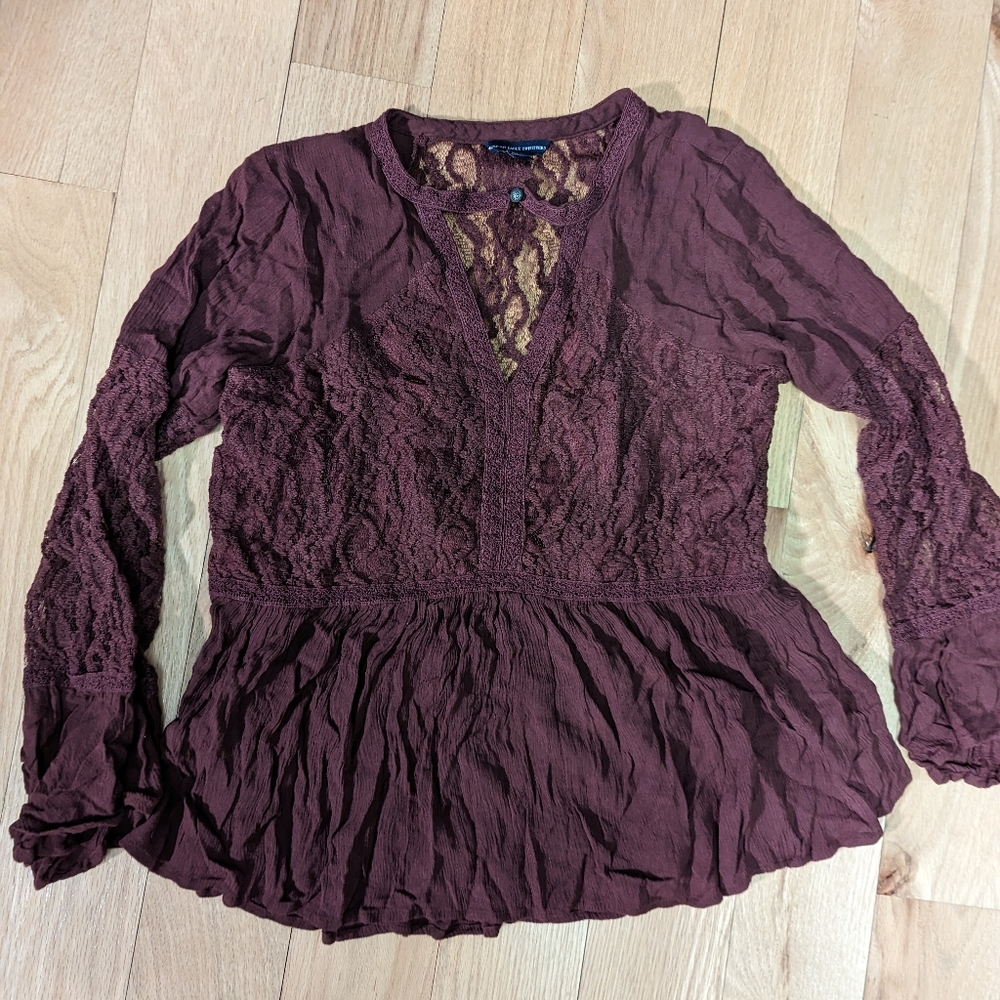 American Eagle burgundy maroon lace top